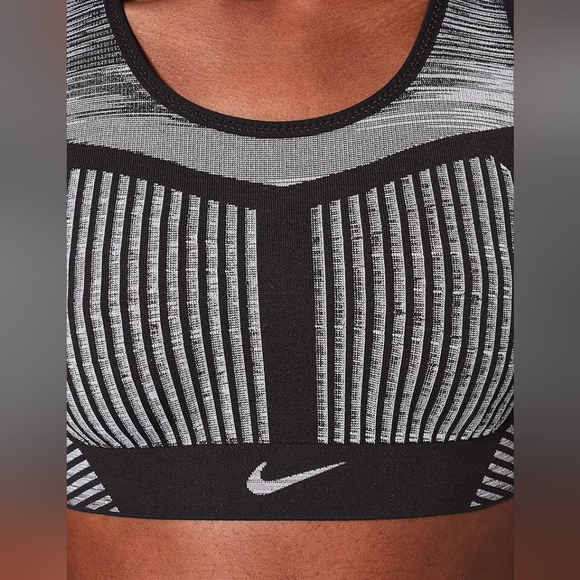 NWT Nike Sports Bra - Picture 3 of 4